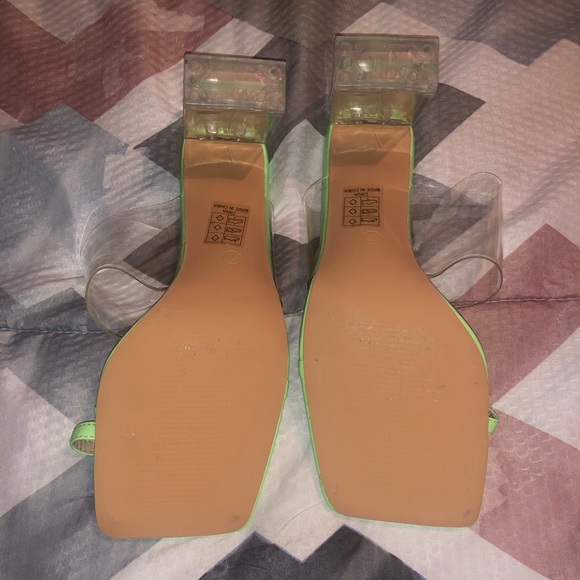 Heels - Picture 3 of 3